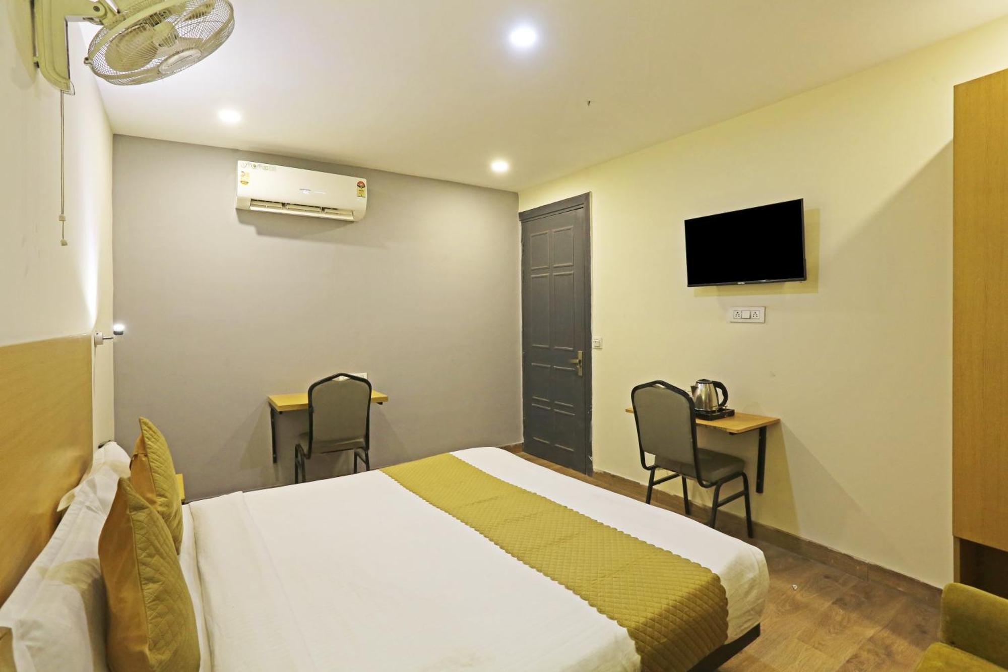 Hotel Twamev Residency Uttam Nagar Couple Friendly Делхи Екстериор снимка