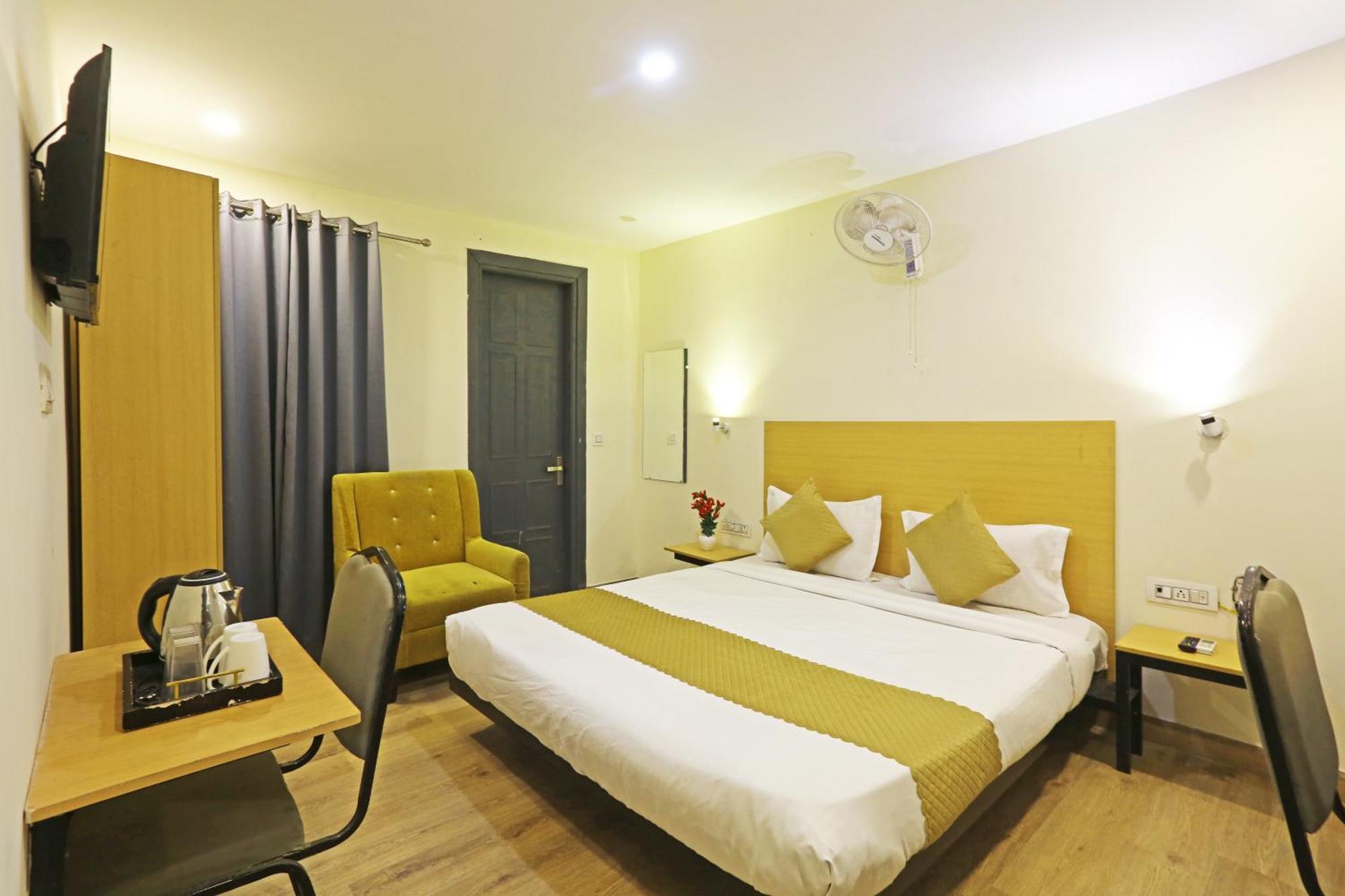 Hotel Twamev Residency Uttam Nagar Couple Friendly Делхи Екстериор снимка