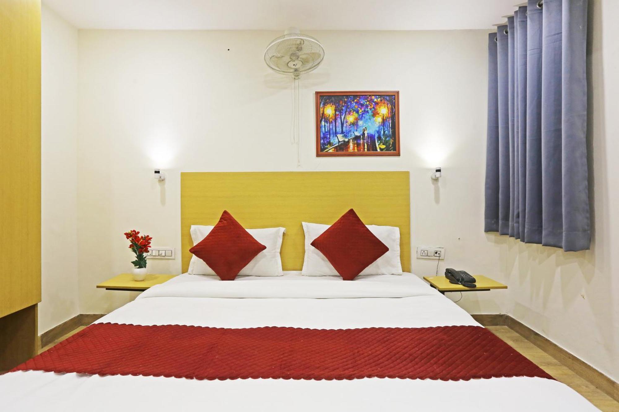 Hotel Twamev Residency Uttam Nagar Couple Friendly Делхи Екстериор снимка