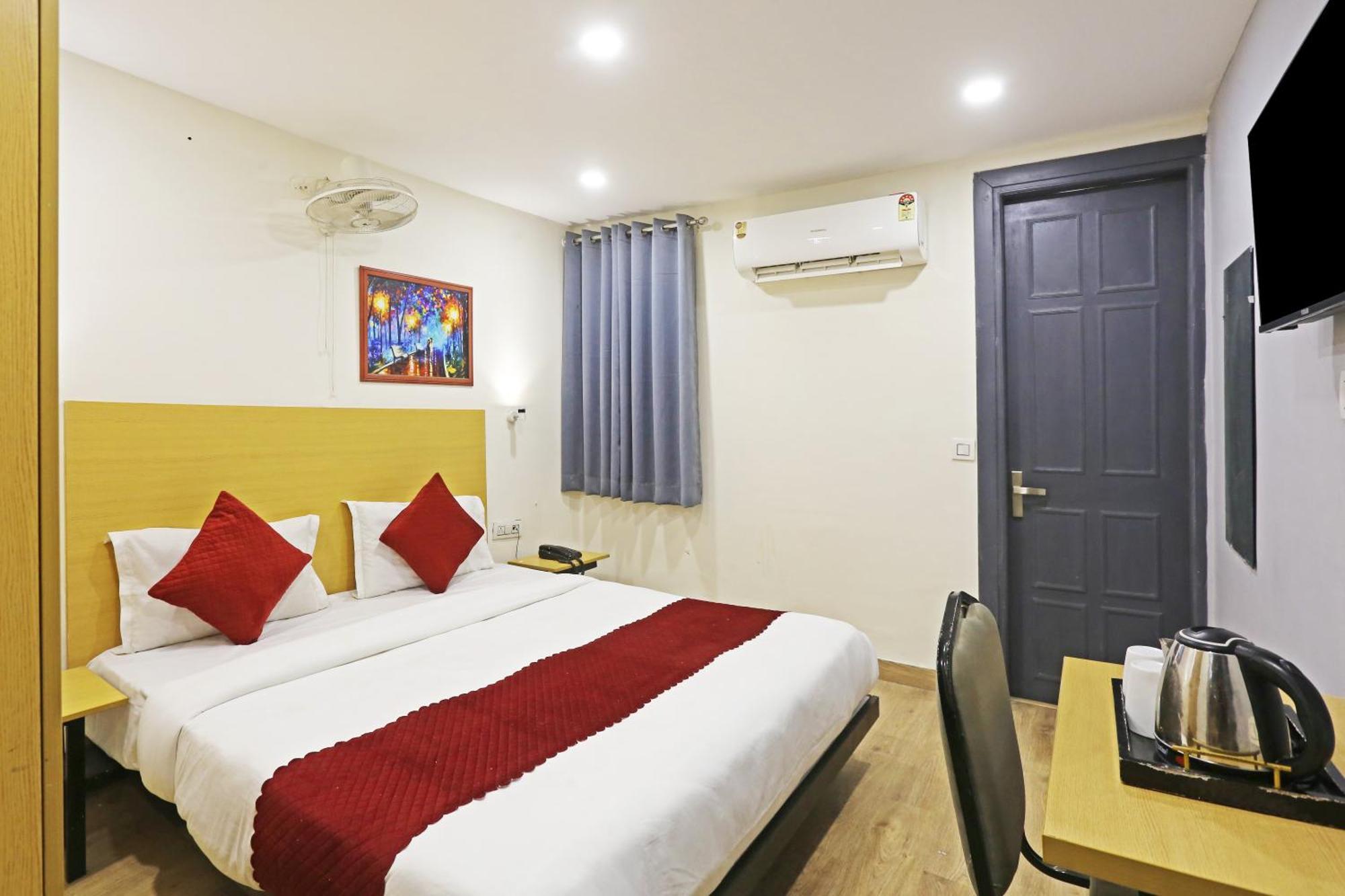 Hotel Twamev Residency Uttam Nagar Couple Friendly Делхи Екстериор снимка