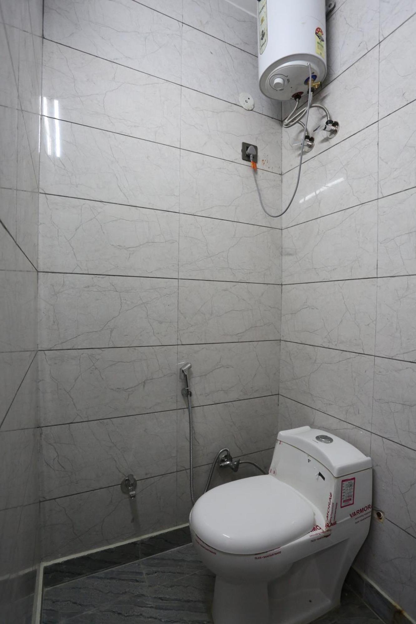 Hotel Twamev Residency Uttam Nagar Couple Friendly Делхи Екстериор снимка